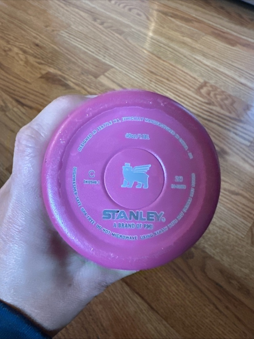 Stanley Magenta Travel Tumbler with Handle 40 oz - Picture 2 of 2